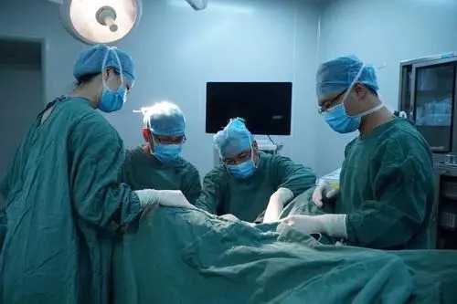 武汉代生包儿子 1武汉大学人民医院做供卵试管需2-5万左右 ‘胎囊9.8.8看男女公